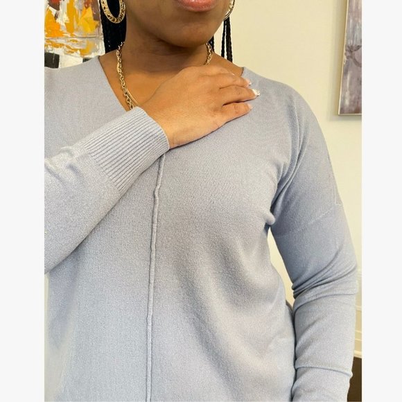 (NWT) Hi-Low V-Neck Long Sleeve Sweater - Picture 4 of 5